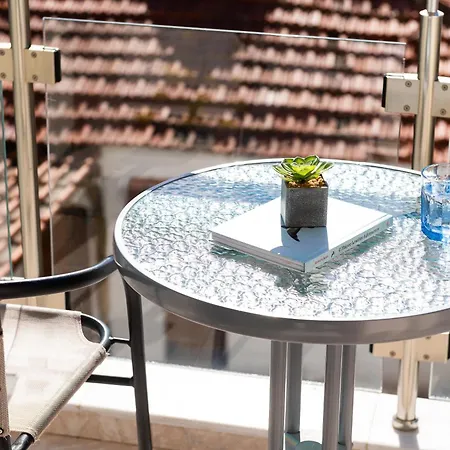 Kentrikon Gæstehus 3*